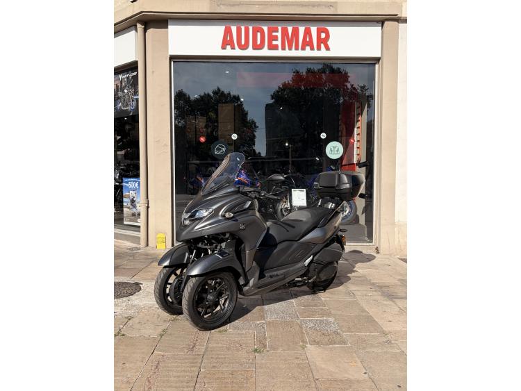 YAMAHA TRICITY 300