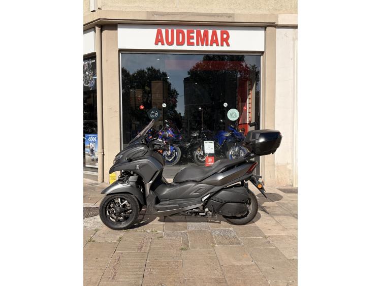 YAMAHA TRICITY 300