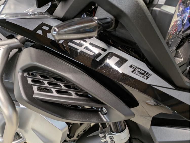 BMW R 1250 GS ADVENTURE TRIPLE BLACK