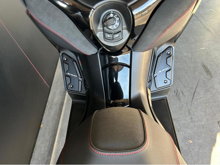 YAMAHA X-MAX 125 TECH MAX + DOSSERET