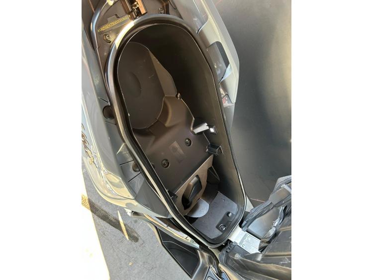 YAMAHA X-MAX 125 TECH MAX + DOSSERET