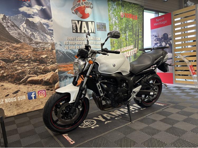 YAMAHA FZ6 (98CV)