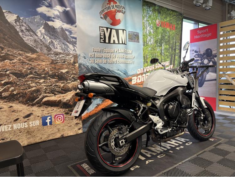 YAMAHA FZ6 (98CV)