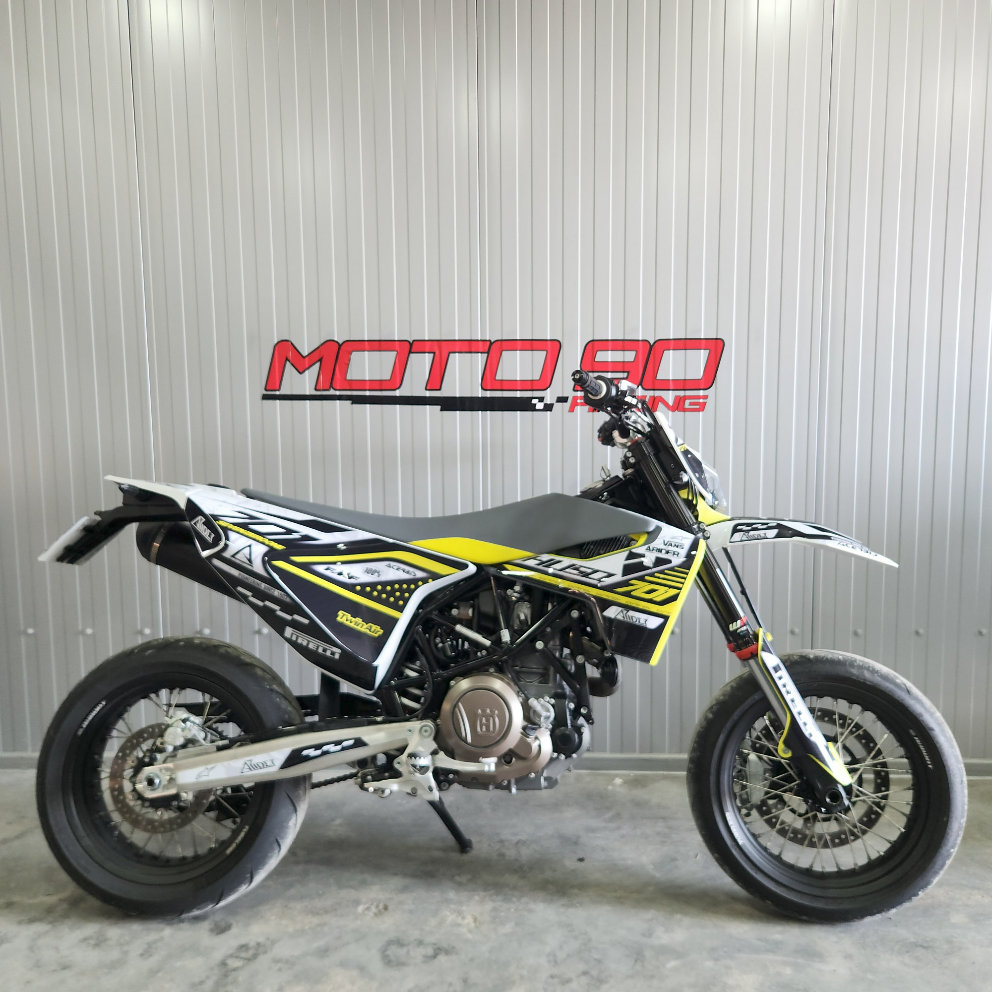 HUSQVARNA 701 SUPERMOTO