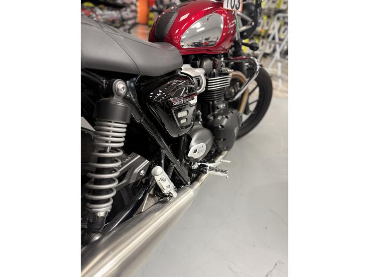 TRIUMPH SPEED TWIN 900
