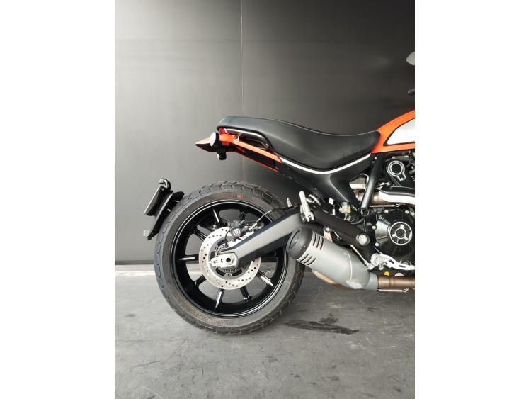 DUCATI SCRAMBLER 800 