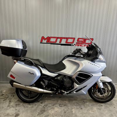 TRIUMPH TROPHY 1200 SE
