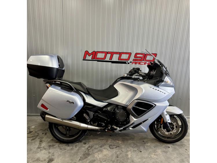 TRIUMPH TROPHY 1200 SE