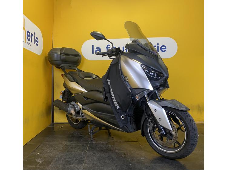 YAMAHA X-MAX 125