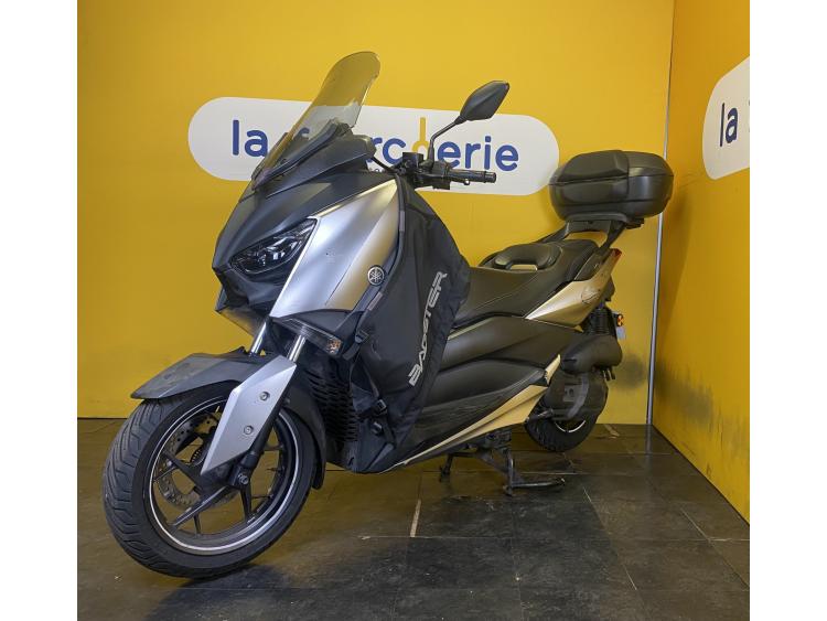 YAMAHA X-MAX 125