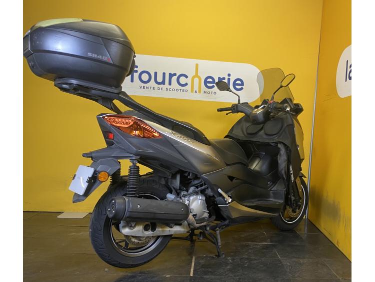 YAMAHA X-MAX 125