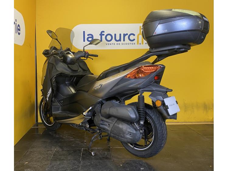 YAMAHA X-MAX 125