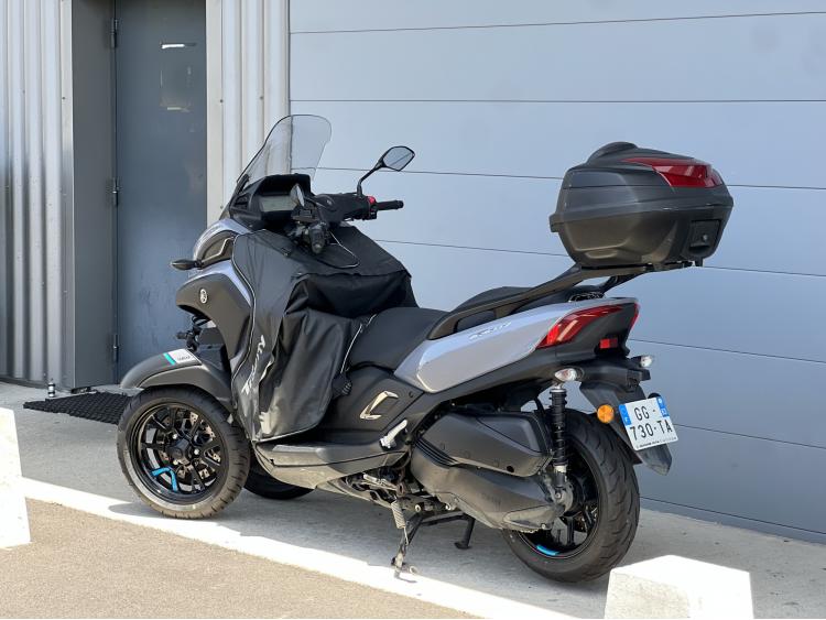 YAMAHA TRICITY 300