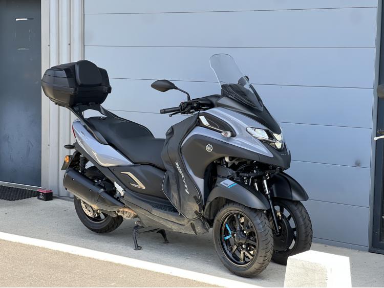 YAMAHA TRICITY 300