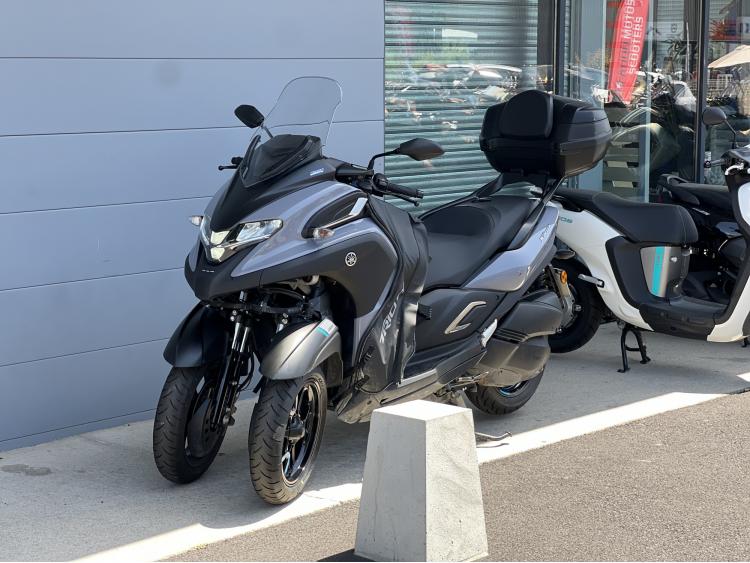 YAMAHA TRICITY 300
