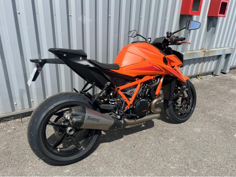 KTM 1390 SUPER DUKE R TECHPACK AKRAPOVIC 2026