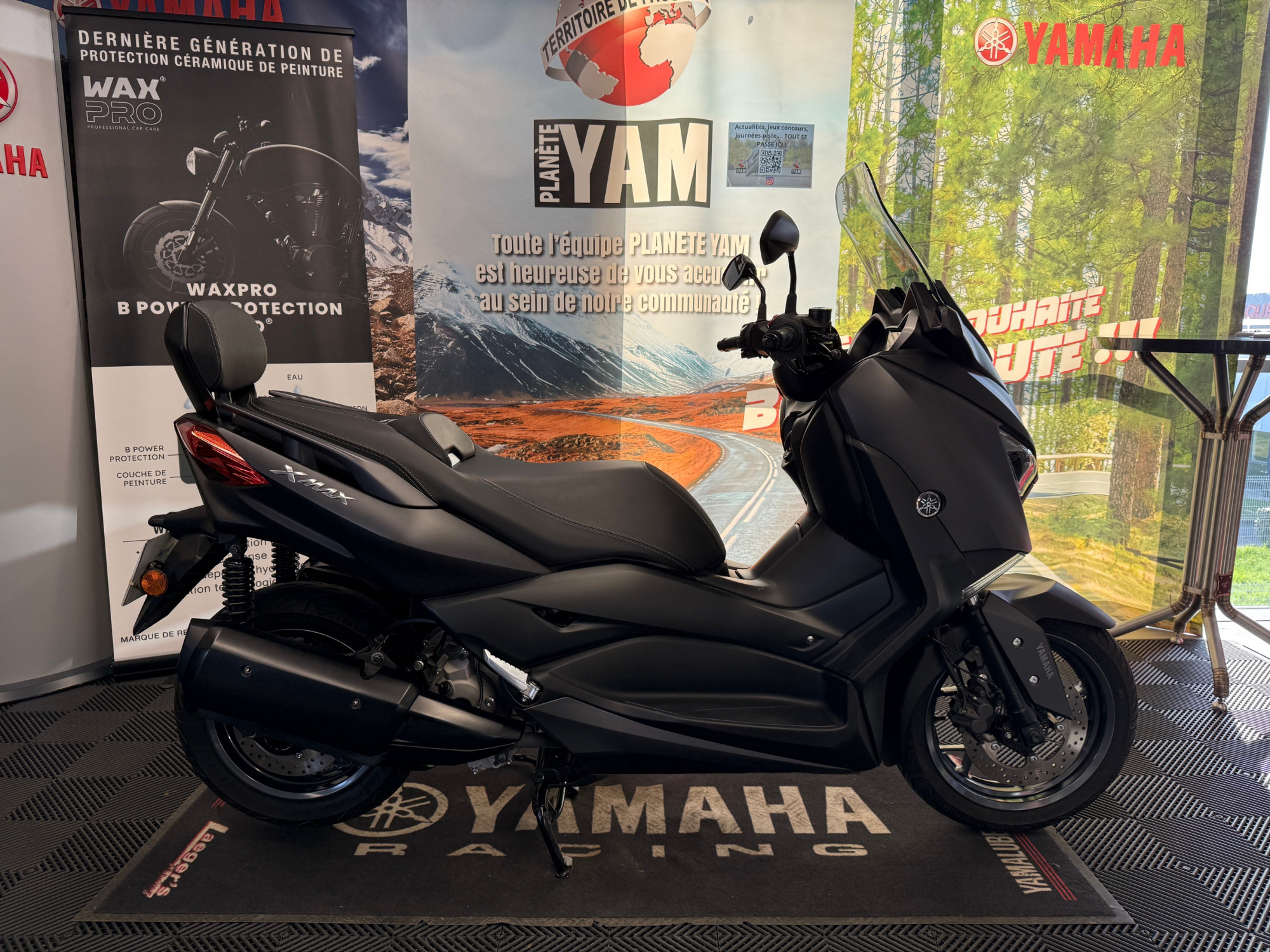 YAMAHA XMAX 300