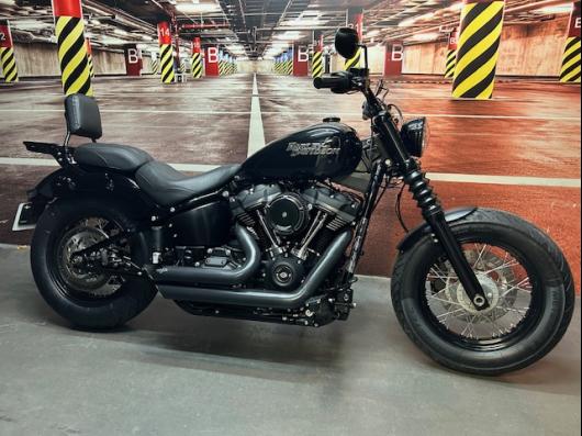 HARLEY-DAVIDSON SOFTAIL STREET BOB 1745