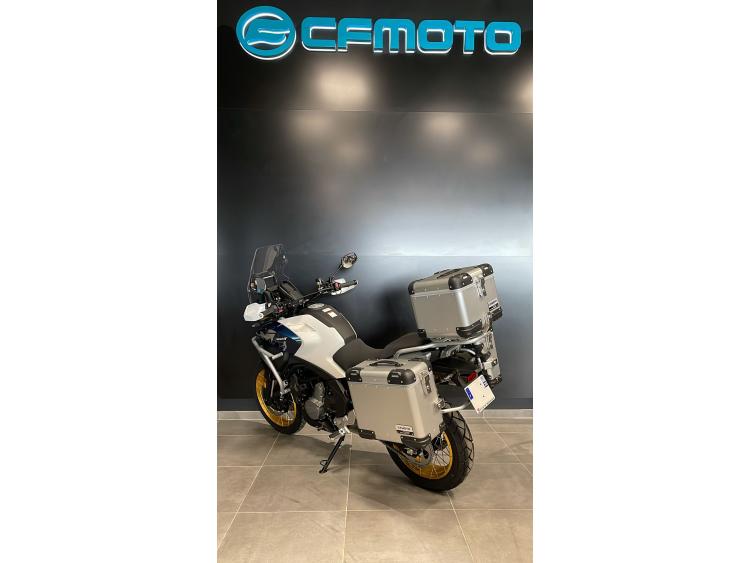 CF MOTO MT 700