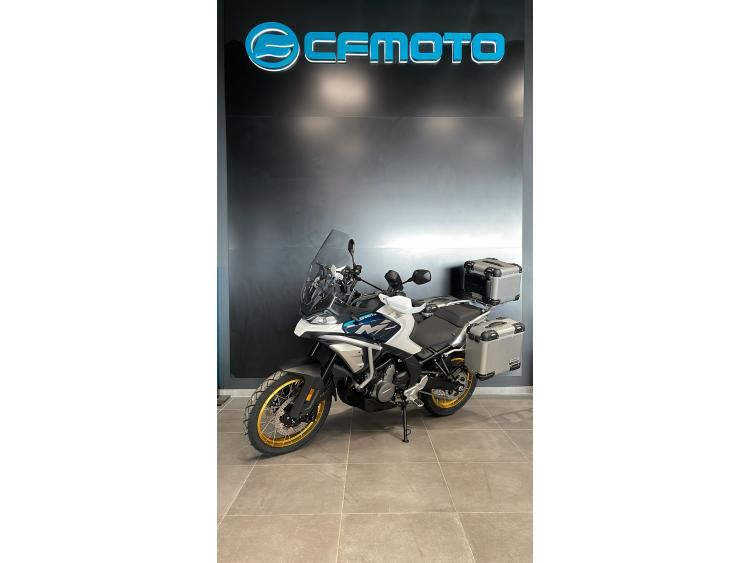 CF MOTO MT 700