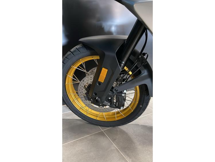 CF MOTO MT 700