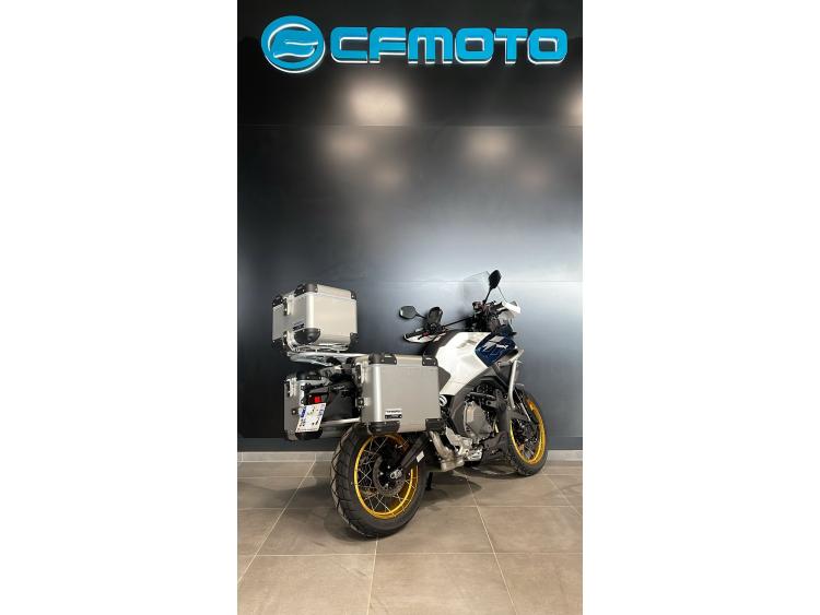 CF MOTO MT 700