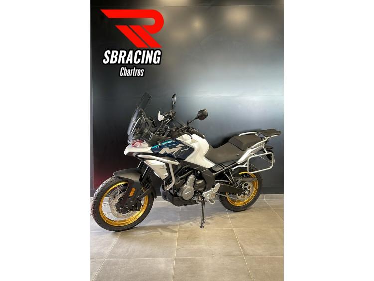 CF MOTO MT 700