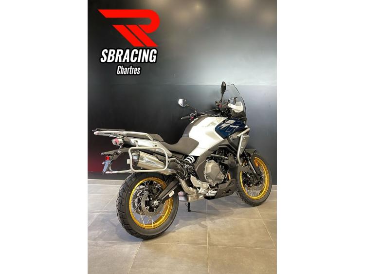 CF MOTO MT 700