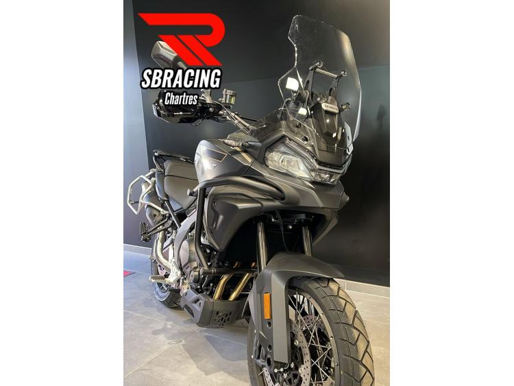 CF MOTO MT 700