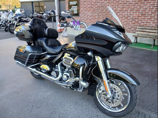 HARLEY-DAVIDSON TOURING ROAD GLIDE 1800 ULTRA CVO