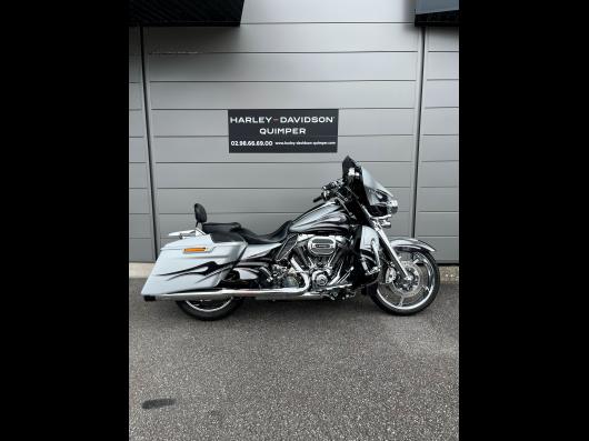 HARLEY-DAVIDSON TOURING STREET GLIDE 1800 CVO