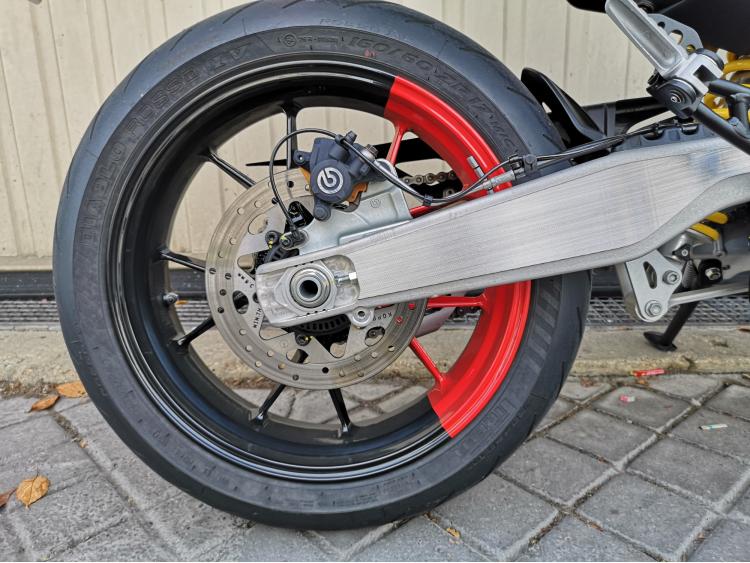 DUCATI HYPERMOTARD 698 RVE