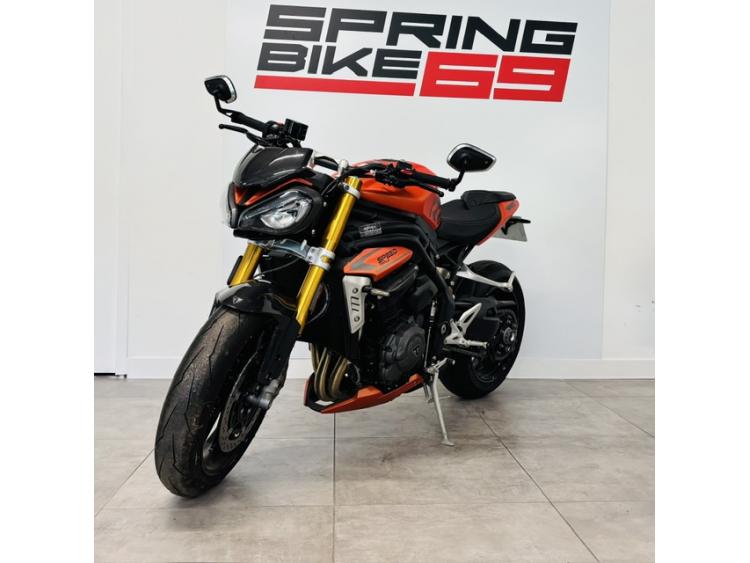 TRIUMPH SPEED TRIPLE 1200 RS