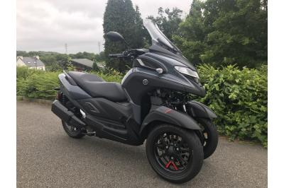 YAMAHA TRICITY 300