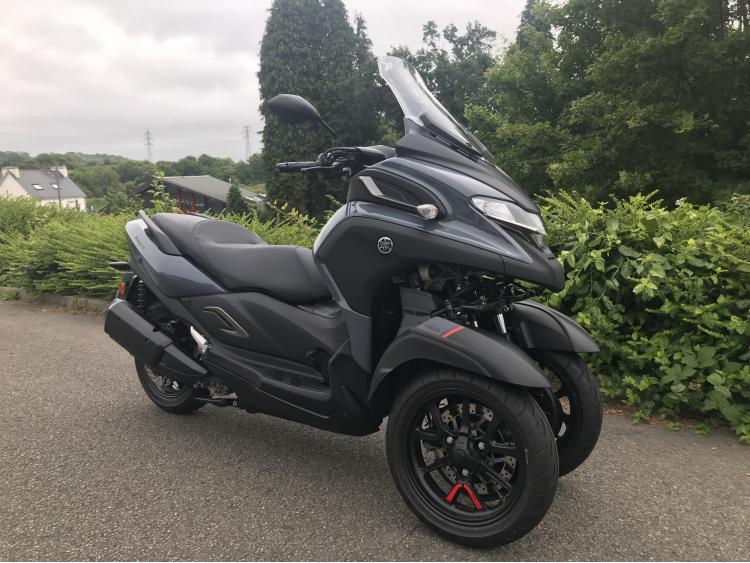 YAMAHA TRICITY 300