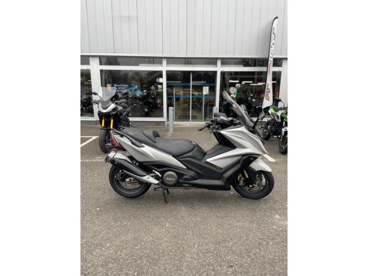 KYMCO AK 550