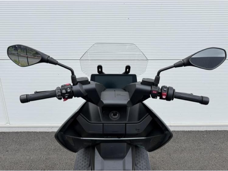 BMW CE 04