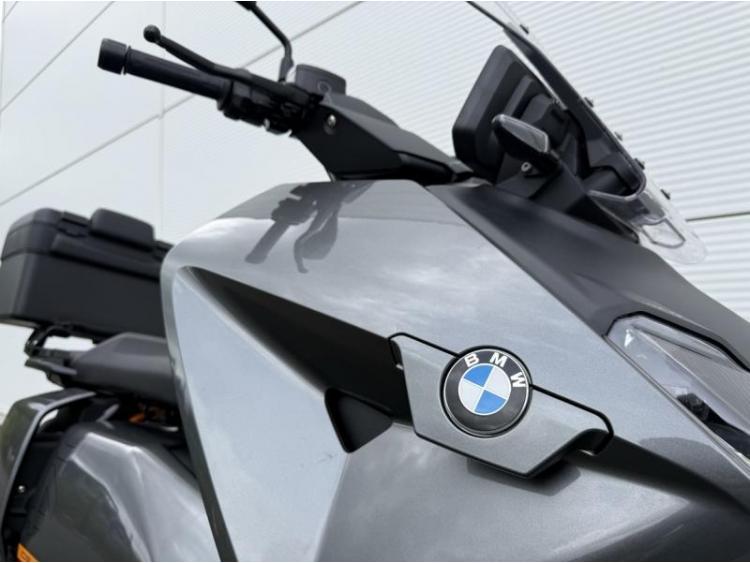 BMW CE 04