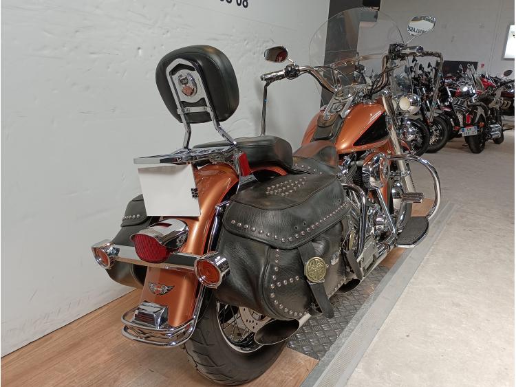 HARLEY DAVIDSON SOFTAIL HERITAGE