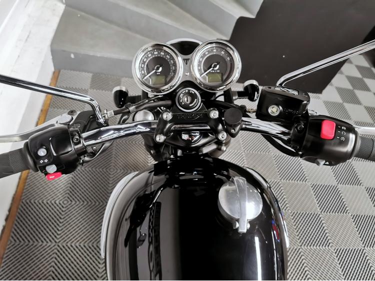 TRIUMPH Bonneville T100