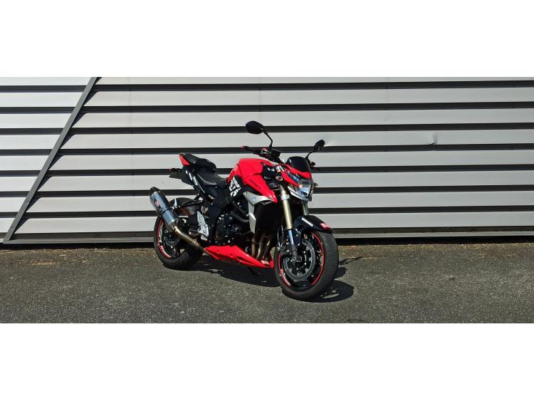 SUZUKI GSR 750