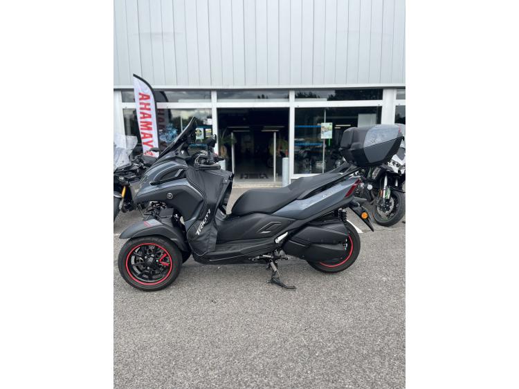 YAMAHA TRICITY 300