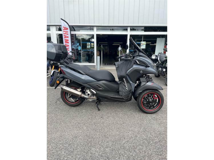 YAMAHA TRICITY 300