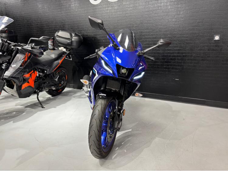 YAMAHA R125 