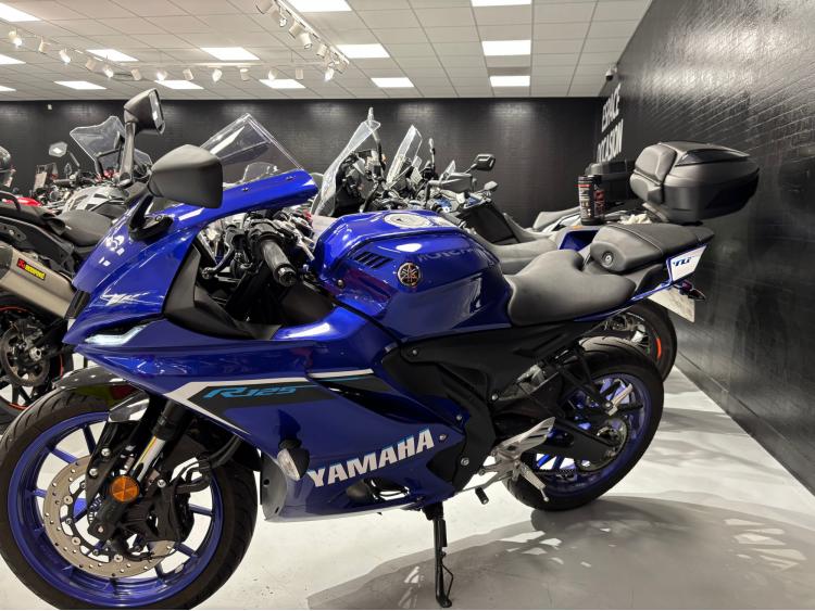YAMAHA R125 
