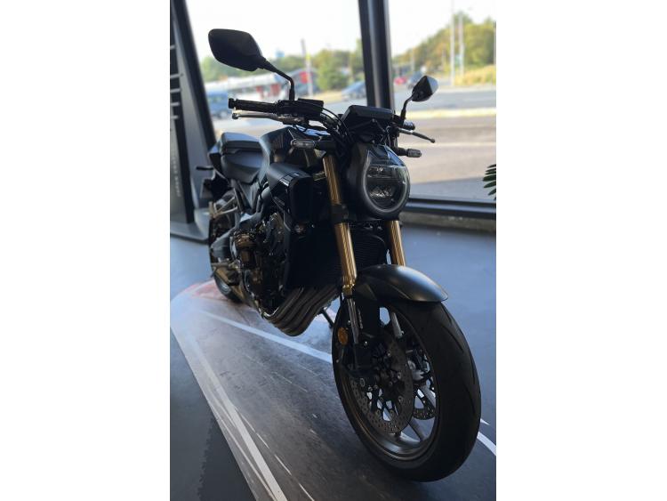 HONDA CB650R Neo Sports Café E-CLUTCH