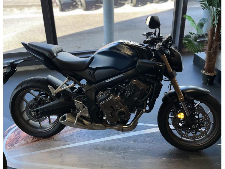 HONDA CB650R Neo Sports Café E-CLUTCH