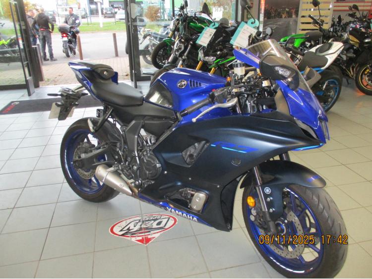 YAMAHA YZF-R7