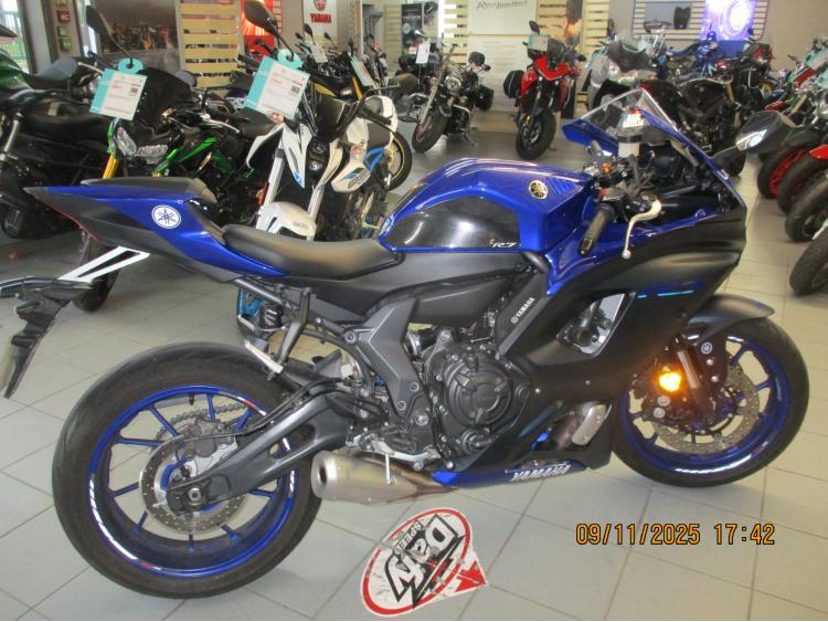 YAMAHA YZF-R7