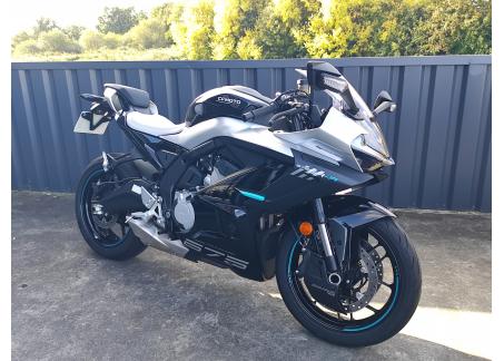 CF MOTO 675 SR-R
